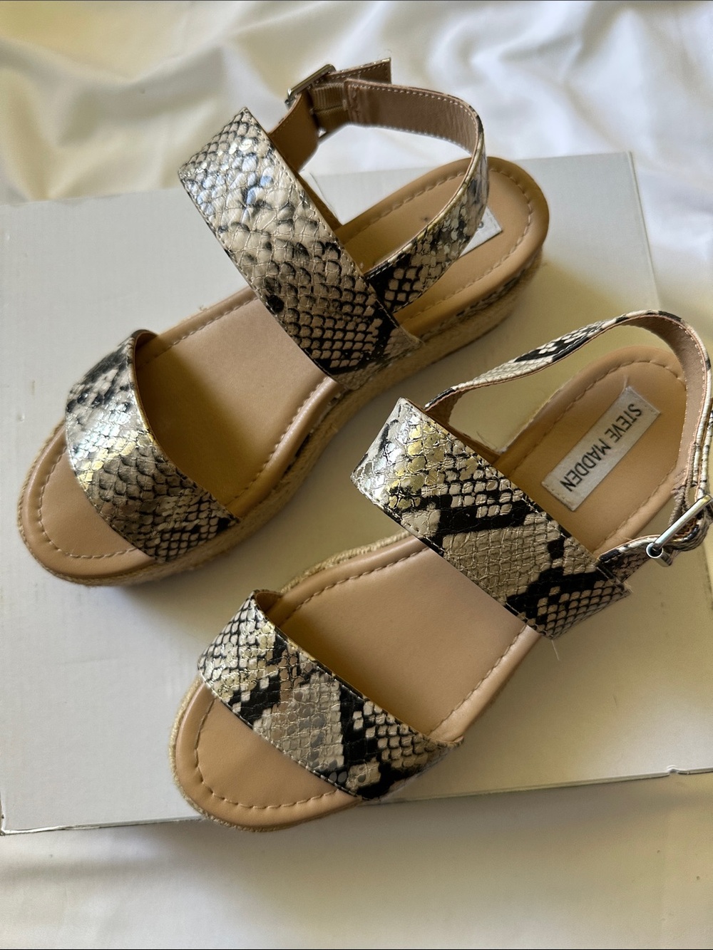 Steve Madden Kids Metallic Snake-Print Sandals in Gold and Black